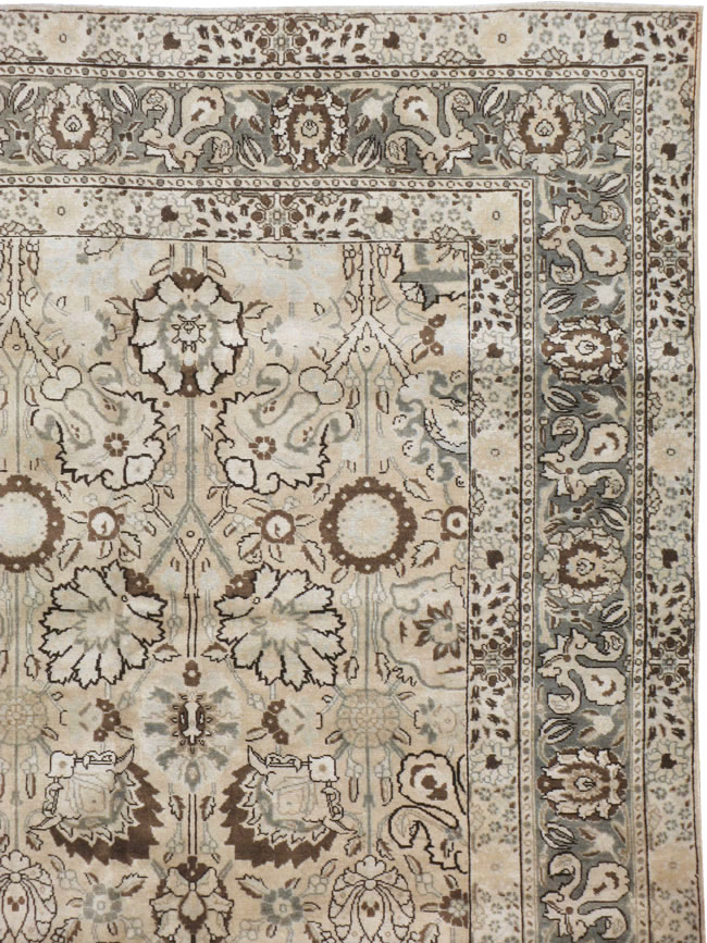 Antique Persian Tabriz Carpet, No.18693 - Gsblank