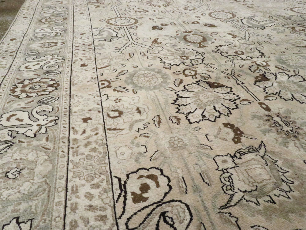 Antique Persian Tabriz Carpet, No.18693 - Gsblank