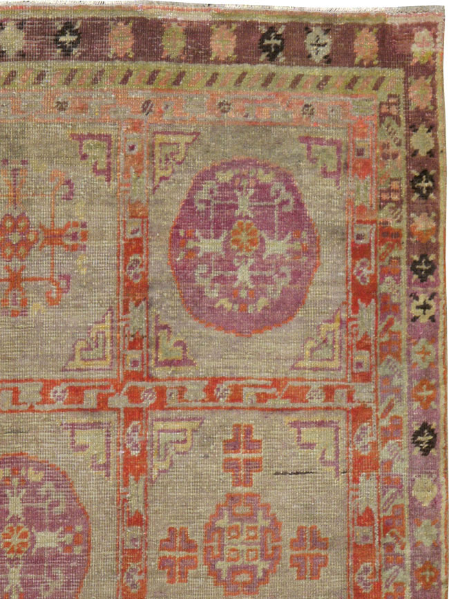 Vintage East Turkestan Khotan Rug, No.18717 - Gsblank