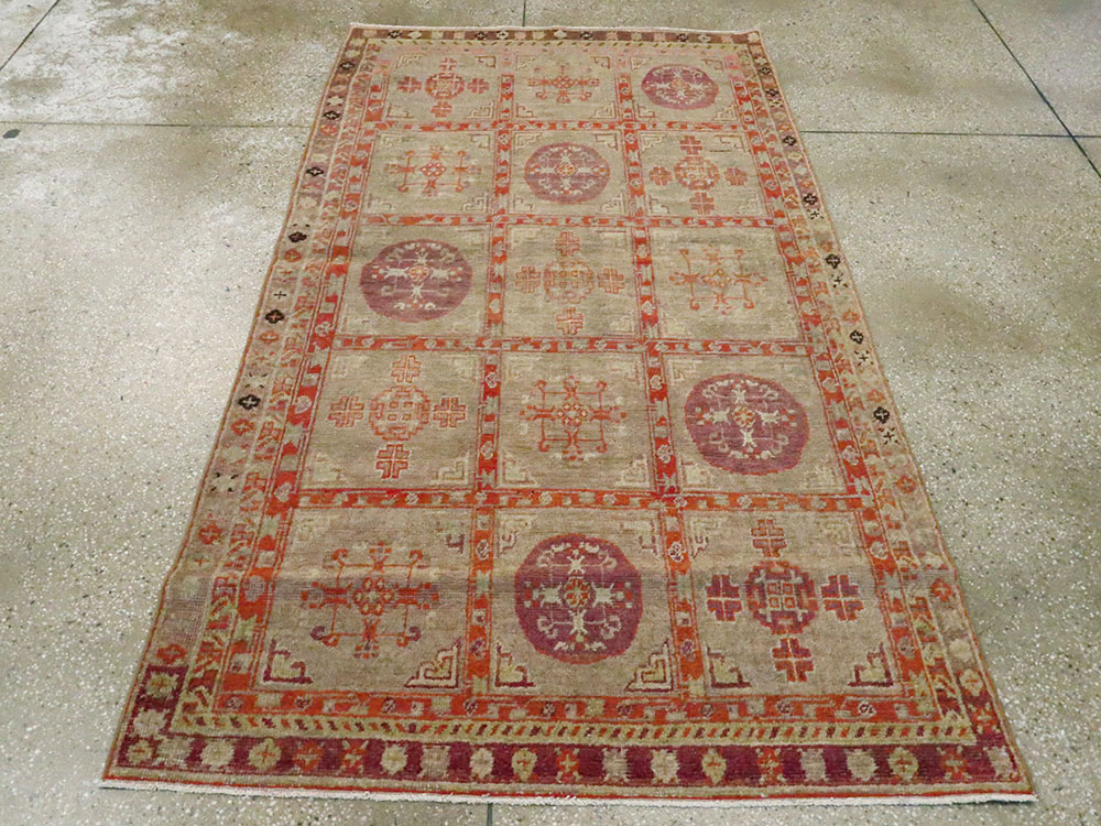 Vintage East Turkestan Khotan Rug, No.18717 - Gsblank