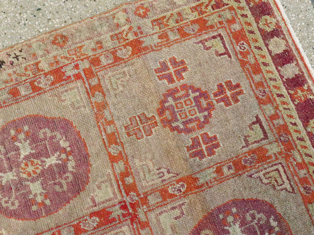 Vintage East Turkestan Khotan Rug, No.18717 - Gsblank