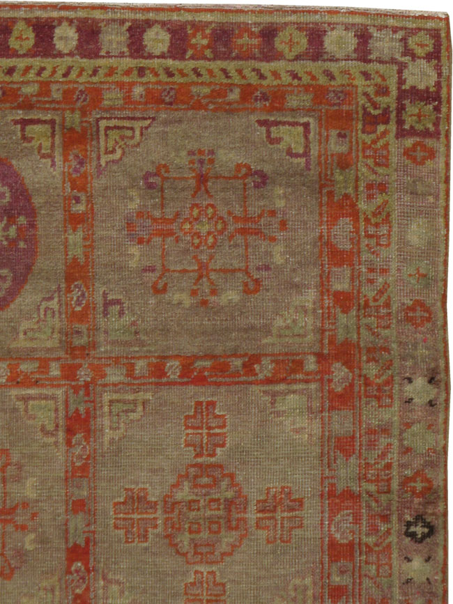 Vintage East Turkestan Khotan Rug, No.18717 - Gsblank