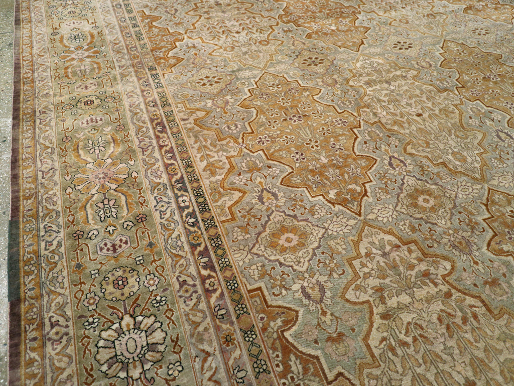Antique Indian Lahore Carpet, No.18775 - Gsblank