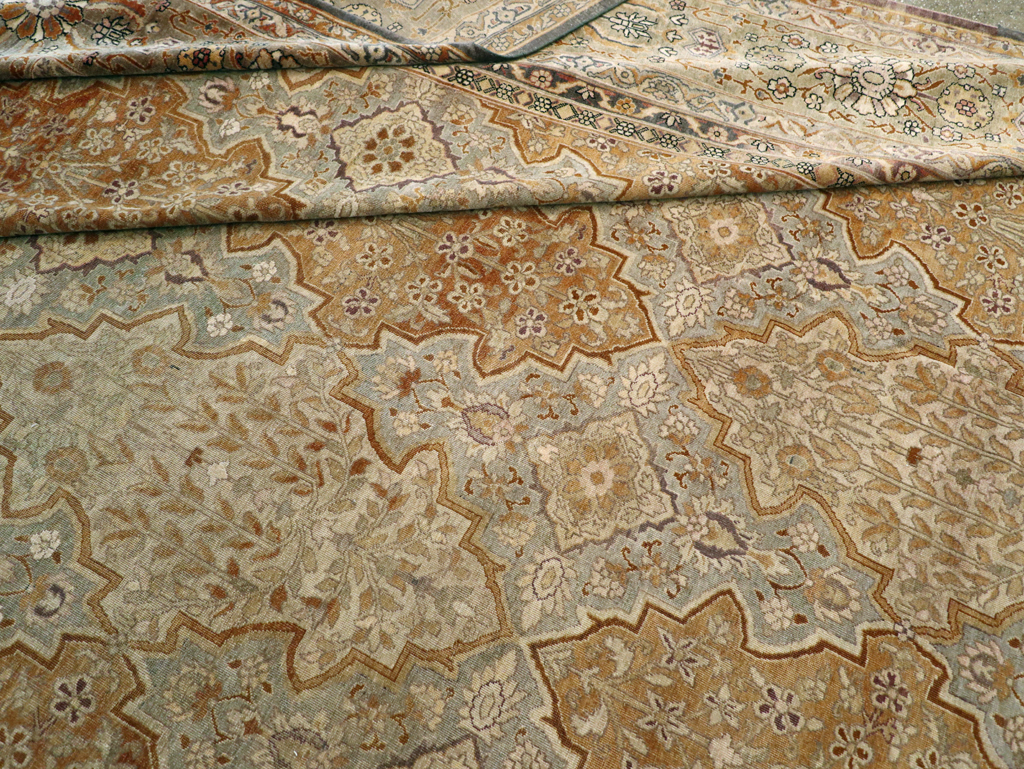 Antique Indian Lahore Carpet, No.18775 - Gsblank