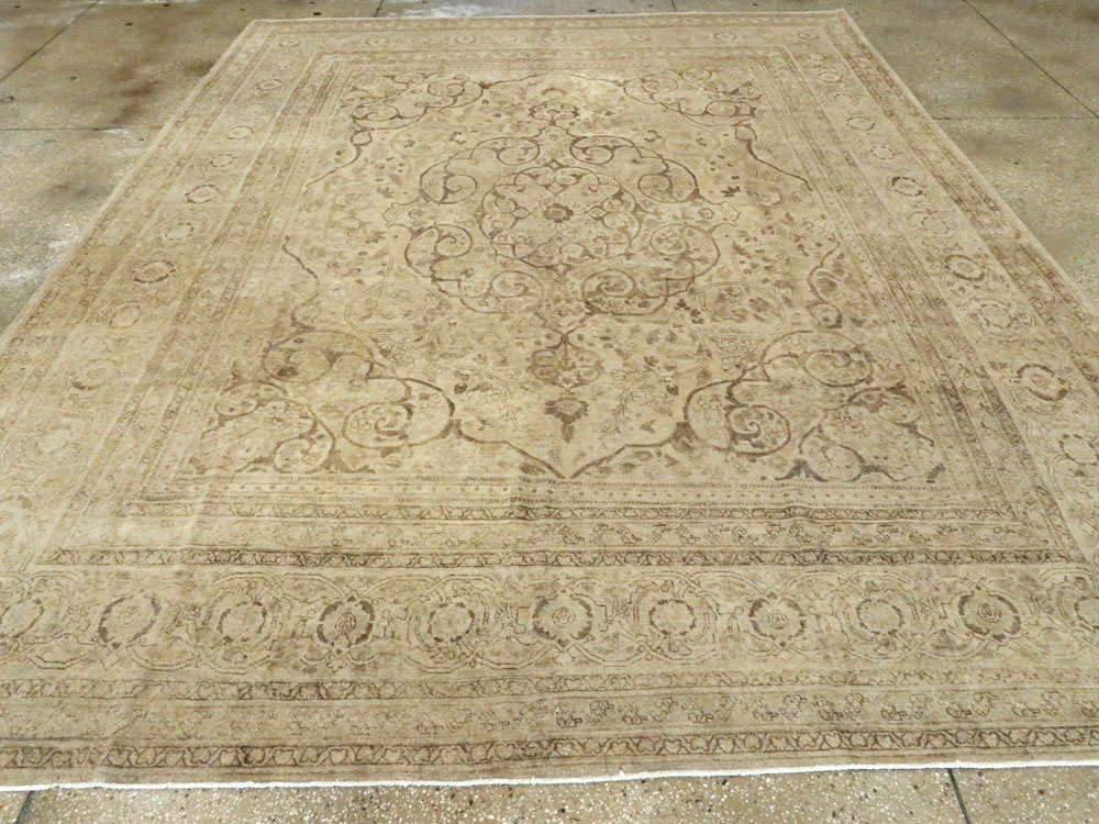 Antique Persian Tabriz Carpet, No.18812 - Gsblank