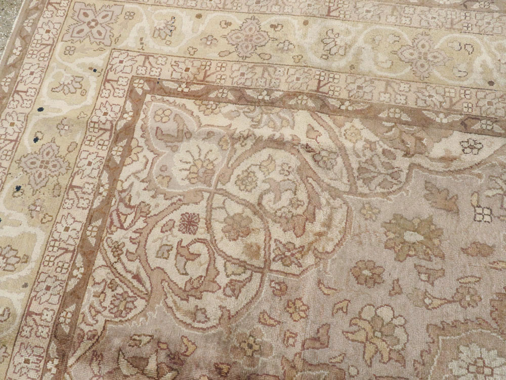 Vintage Indian Lahore Carpet, No.18861 - Gsblank