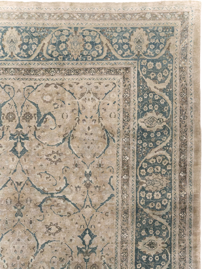 Antique Persian Tabriz Carpet, No.18900 - Gsblank