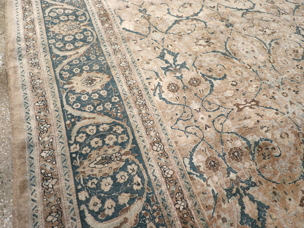 Antique Persian Tabriz Carpet, No.18900 - Gsblank