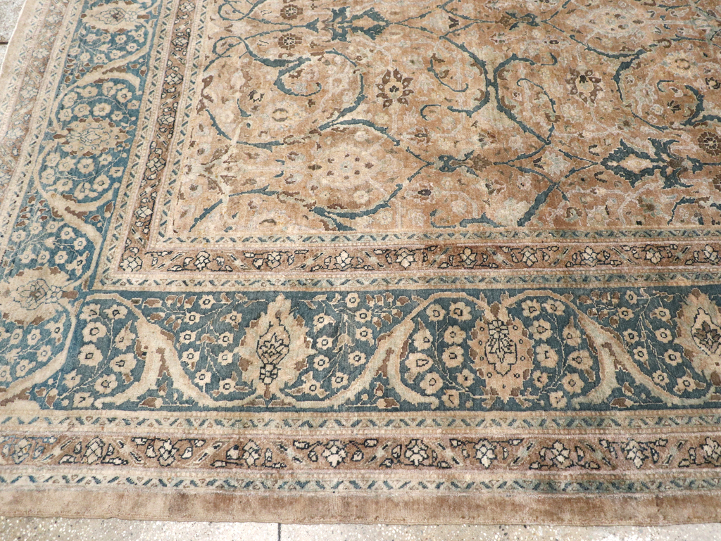 Antique Persian Tabriz Carpet, No.18900 - Gsblank