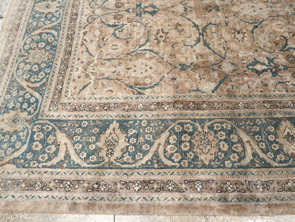 Antique Persian Tabriz Carpet, No.18900 - Gsblank