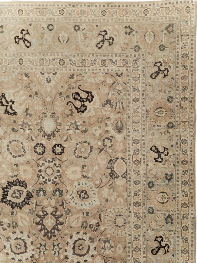 Antique Persian Tabriz Carpet, No.18906 - Gsblank