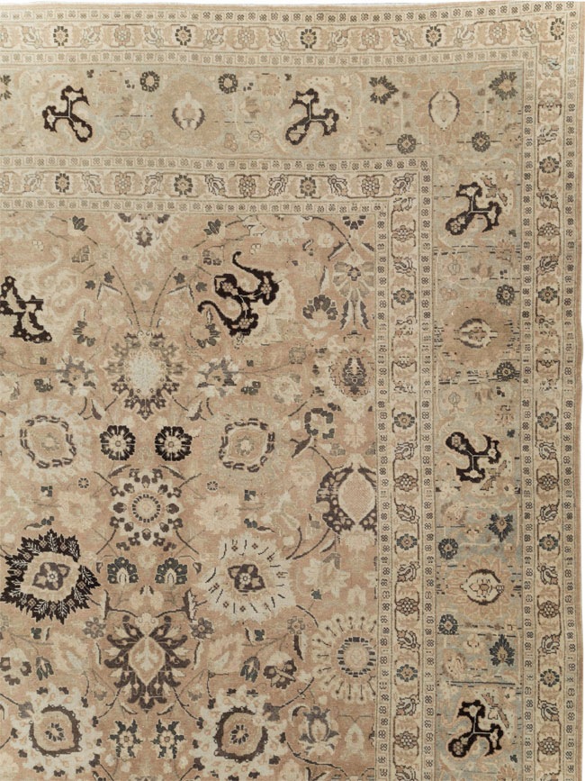 Antique Persian Tabriz Carpet, No.18906 - Gsblank