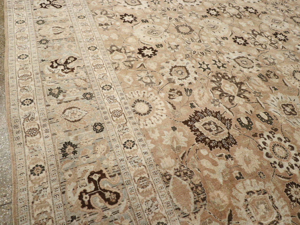 Antique Persian Tabriz Carpet, No.18906 - Gsblank