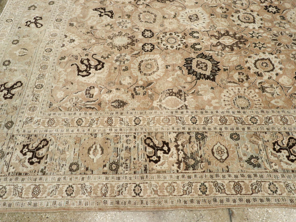 Antique Persian Tabriz Carpet, No.18906 - Gsblank