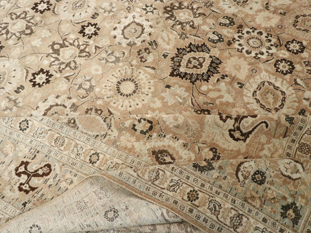 Antique Persian Tabriz Carpet, No.18906 - Gsblank
