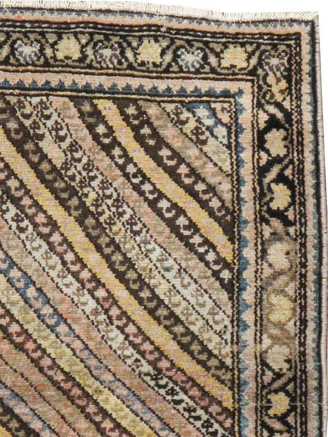 Antique Persian Malayer Rug, No.18963 - Gsblank
