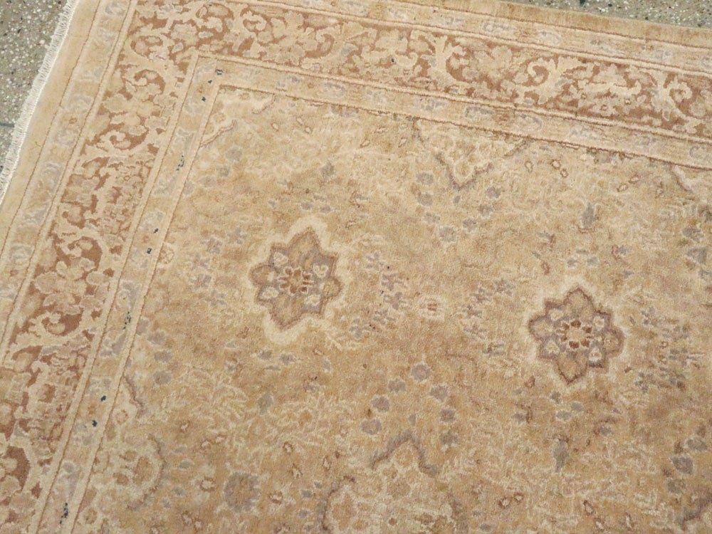 Vintage Indian Lahore Carpet, No.19000 - Gsblank