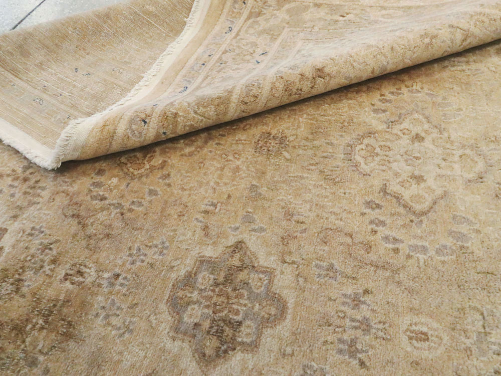 Vintage Indian Lahore Carpet, No.19000 - Gsblank