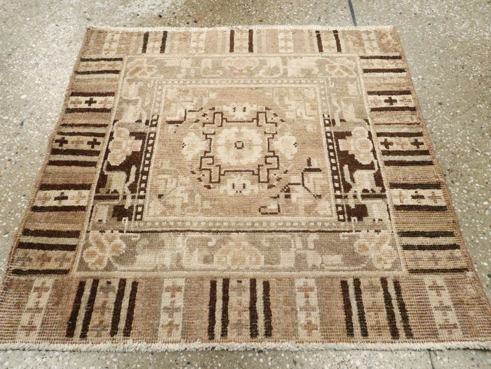 Antique East Turkestan Khotan Rug, No.19294 - Gsblank