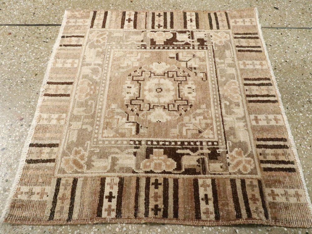 Antique East Turkestan Khotan Rug, No.19294 - Gsblank
