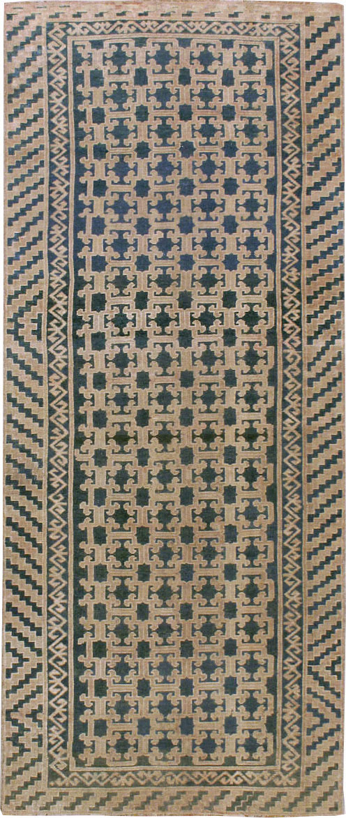 Antique East Turkestan Kirghiz Carpet, No.20193 - Gsblank