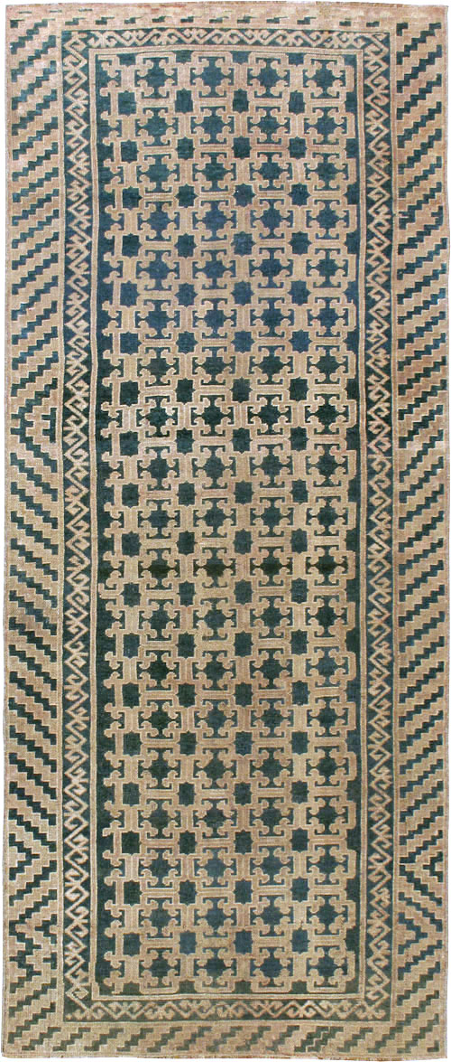 Antique East Turkestan Kirghiz Carpet, No.20193 - Gsblank