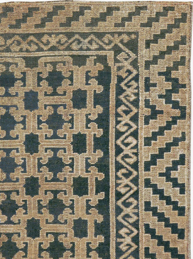 Antique East Turkestan Kirghiz Carpet, No.20193 - Gsblank