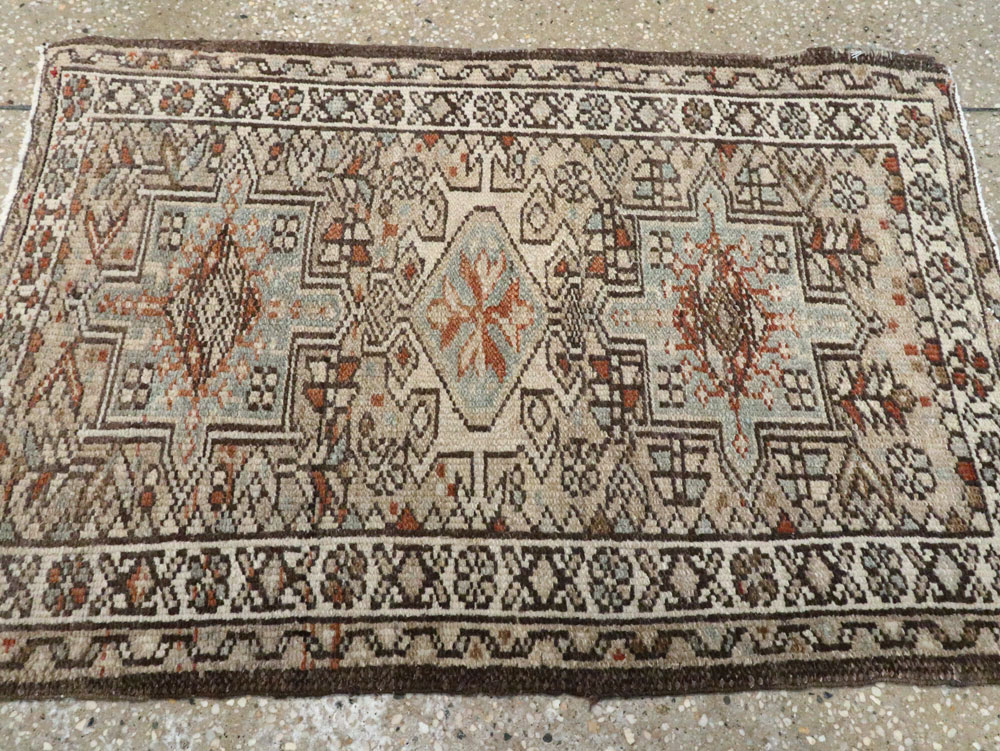 Vintage Persian Karajeh Rug, No.20501 - Gsblank
