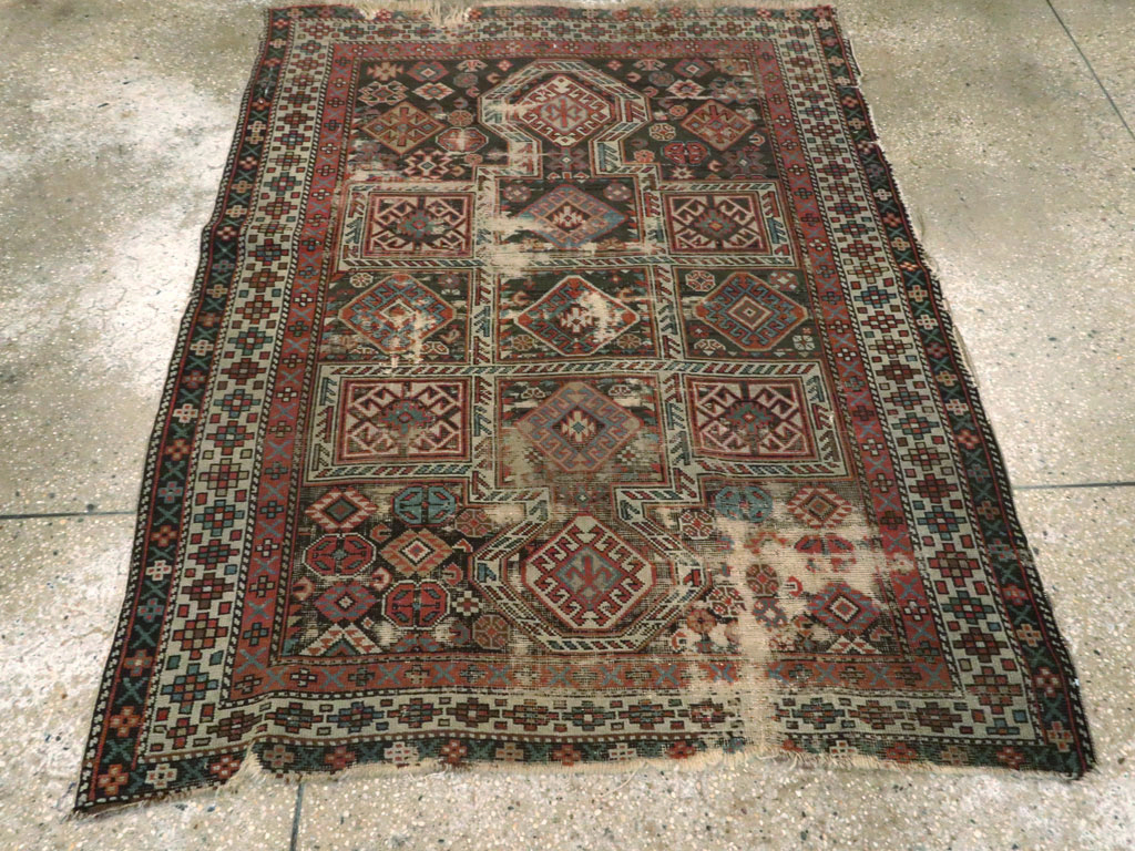 Antique Caucasian Shirvan Distressed Rug, No.20516 - Gsblank