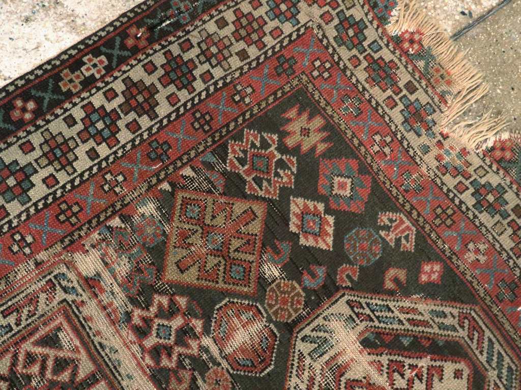 Antique Caucasian Shirvan Distressed Rug, No.20516 - Gsblank