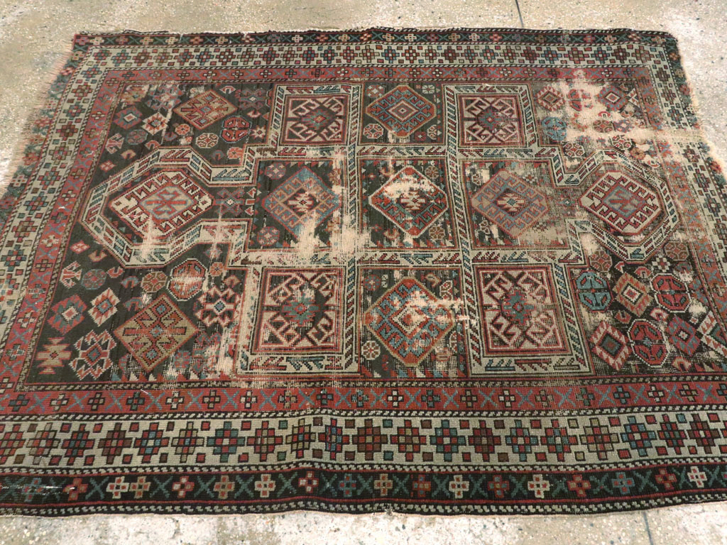 Antique Caucasian Shirvan Distressed Rug, No.20516 - Gsblank