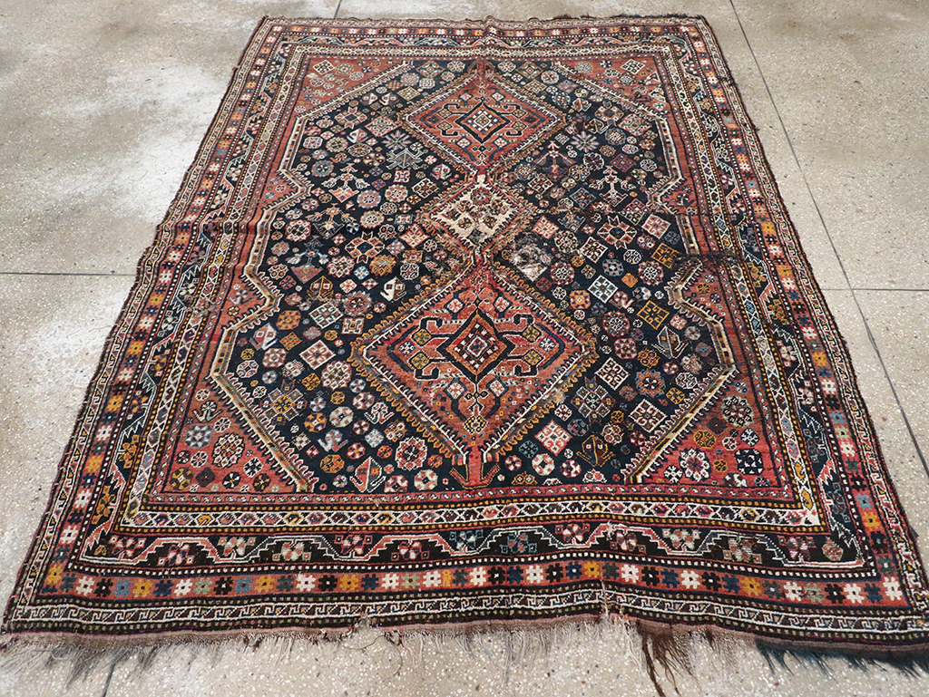 Antique Persian Shiraz Distressed Rug, No.20573 - Gsblank