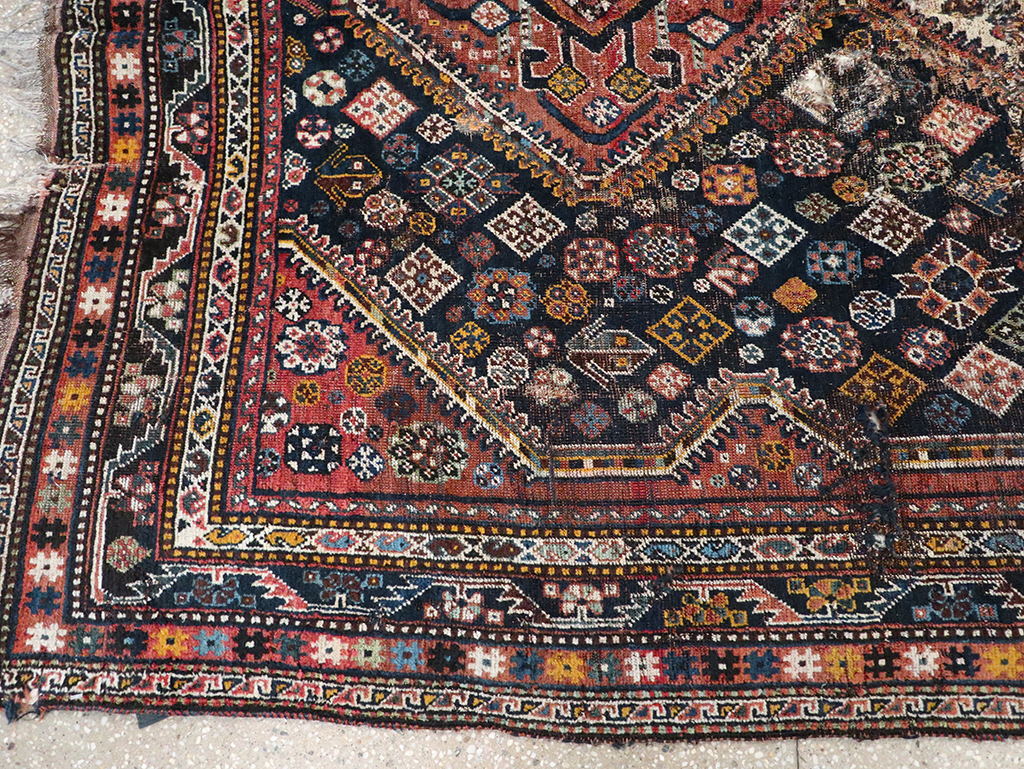 Antique Persian Shiraz Distressed Rug, No.20573 - Gsblank