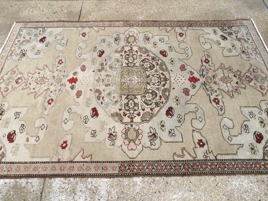 Antique Persian Malayer Rug, No.20636 - Gsblank