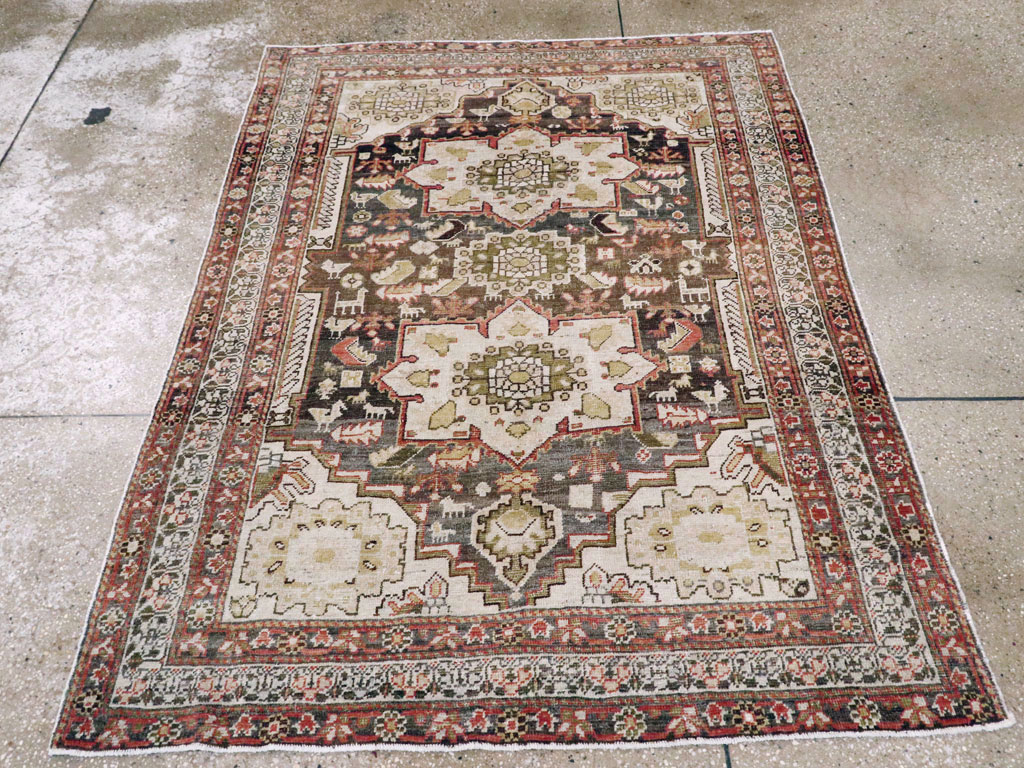 Vintage Persian Shiraz Rug, No.20644 - Gsblank