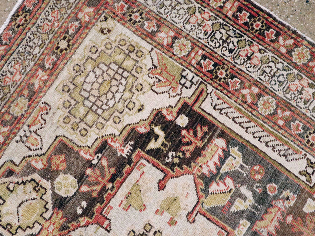 Vintage Persian Shiraz Rug, No.20644 - Gsblank