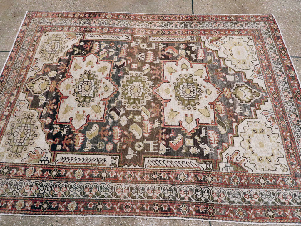 Vintage Persian Shiraz Rug, No.20644 - Gsblank