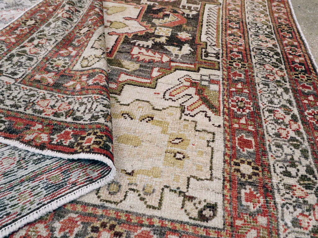 Vintage Persian Shiraz Rug, No.20644 - Gsblank