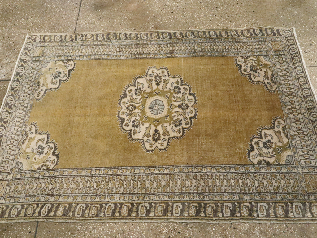 Antique Persian Khorossan Rug, No.20657 - Gsblank