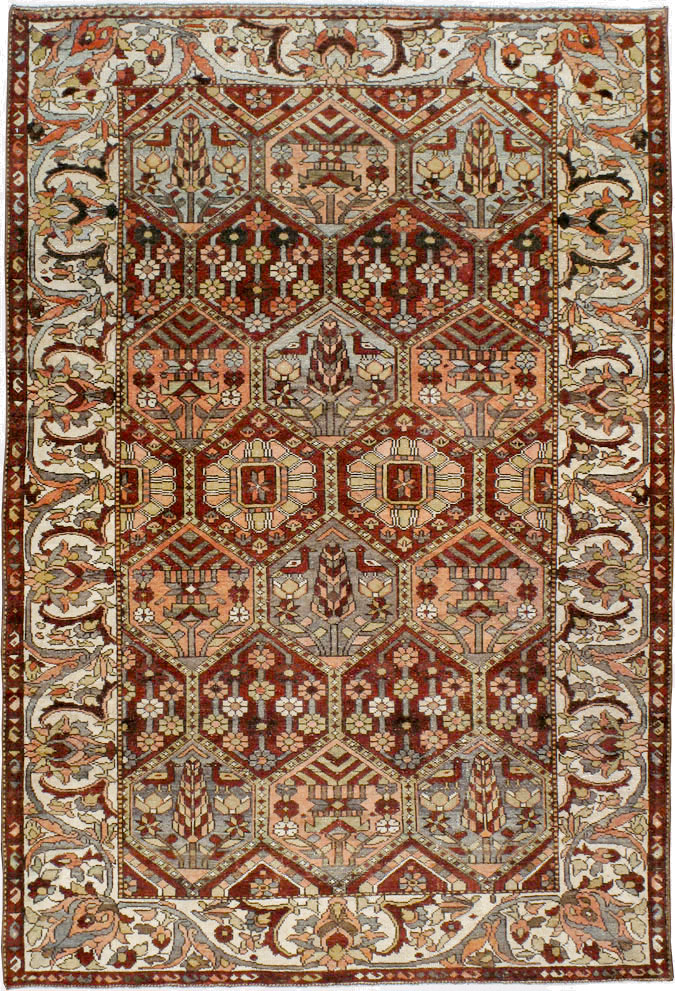 Antique Persian Bakhtiari Rug, No.20698 - Gsblank