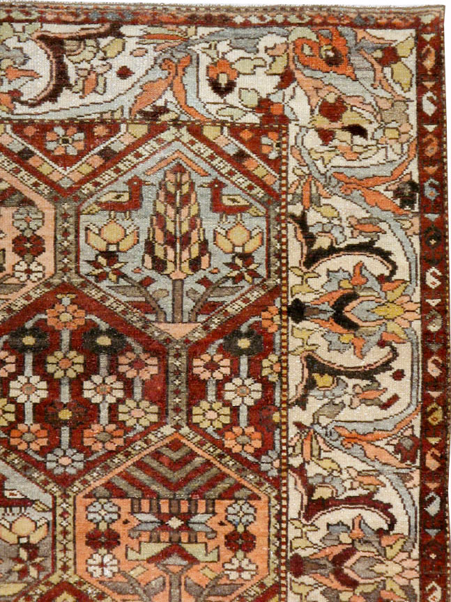 Antique Persian Bakhtiari Rug, No.20698 - Gsblank