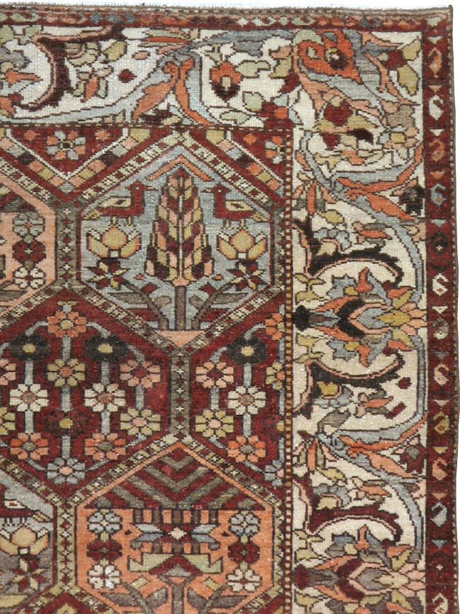 Antique Persian Bakhtiari Rug, No.20698 - Gsblank