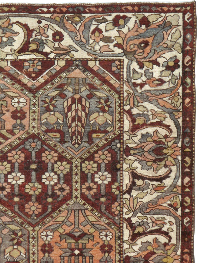 Antique Persian Bakhtiari Rug, No.20698 - Gsblank