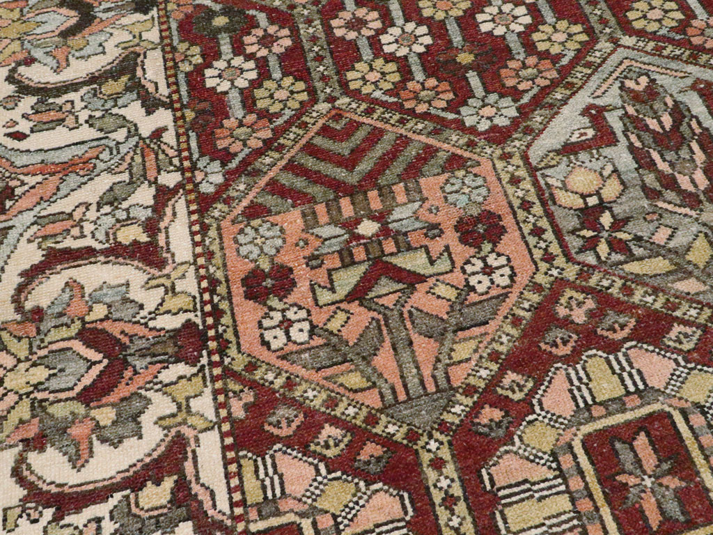 Antique Persian Bakhtiari Rug, No.20698 - Gsblank