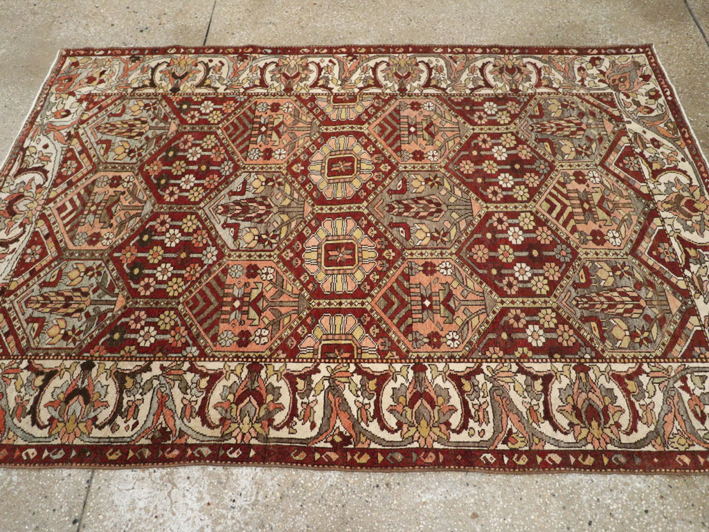 Antique Persian Bakhtiari Rug, No.20698 - Gsblank