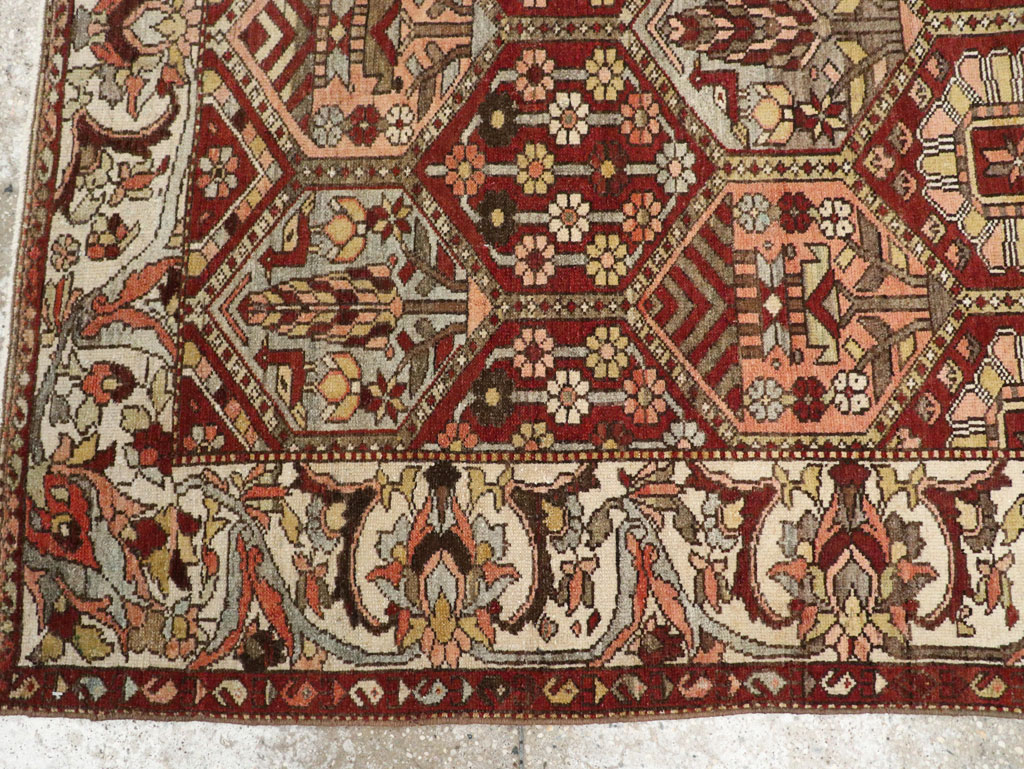 Antique Persian Bakhtiari Rug, No.20698 - Gsblank