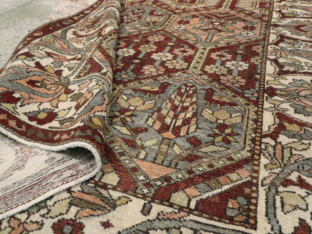 Antique Persian Bakhtiari Rug, No.20698 - Gsblank