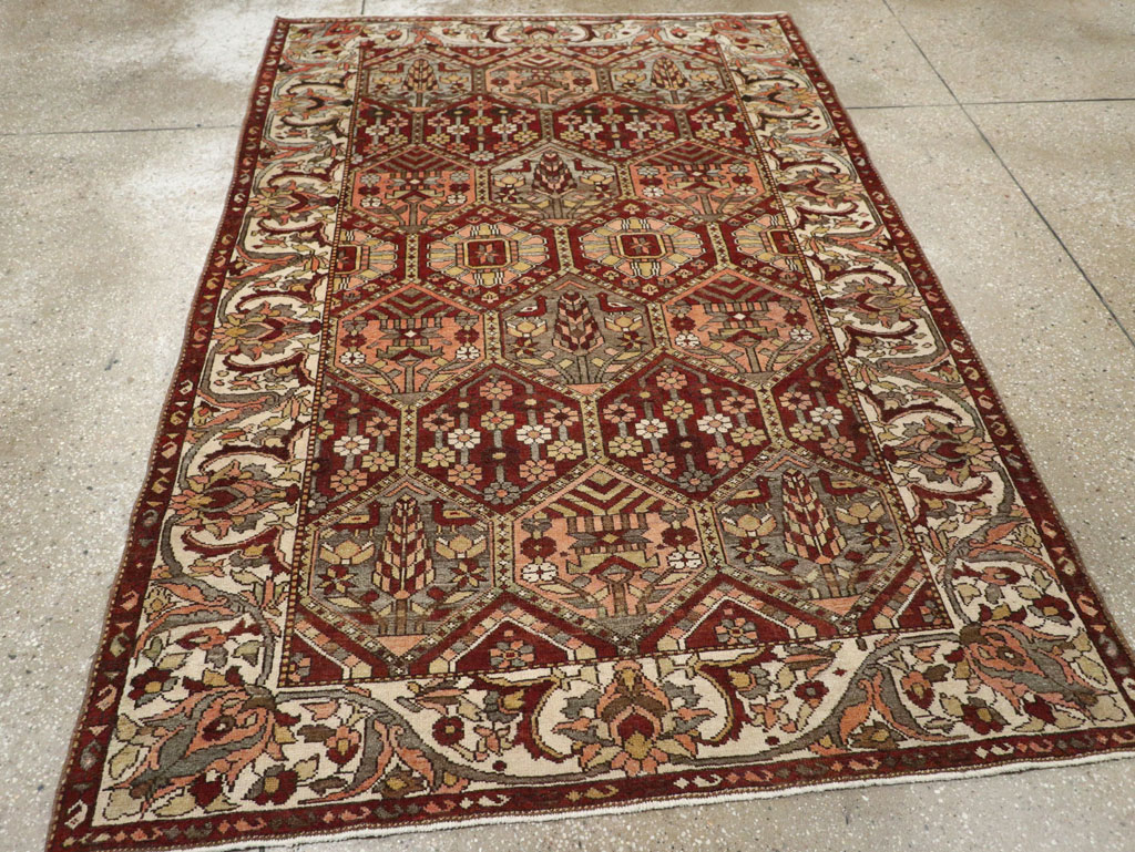 Antique Persian Bakhtiari Rug, No.20698 - Gsblank