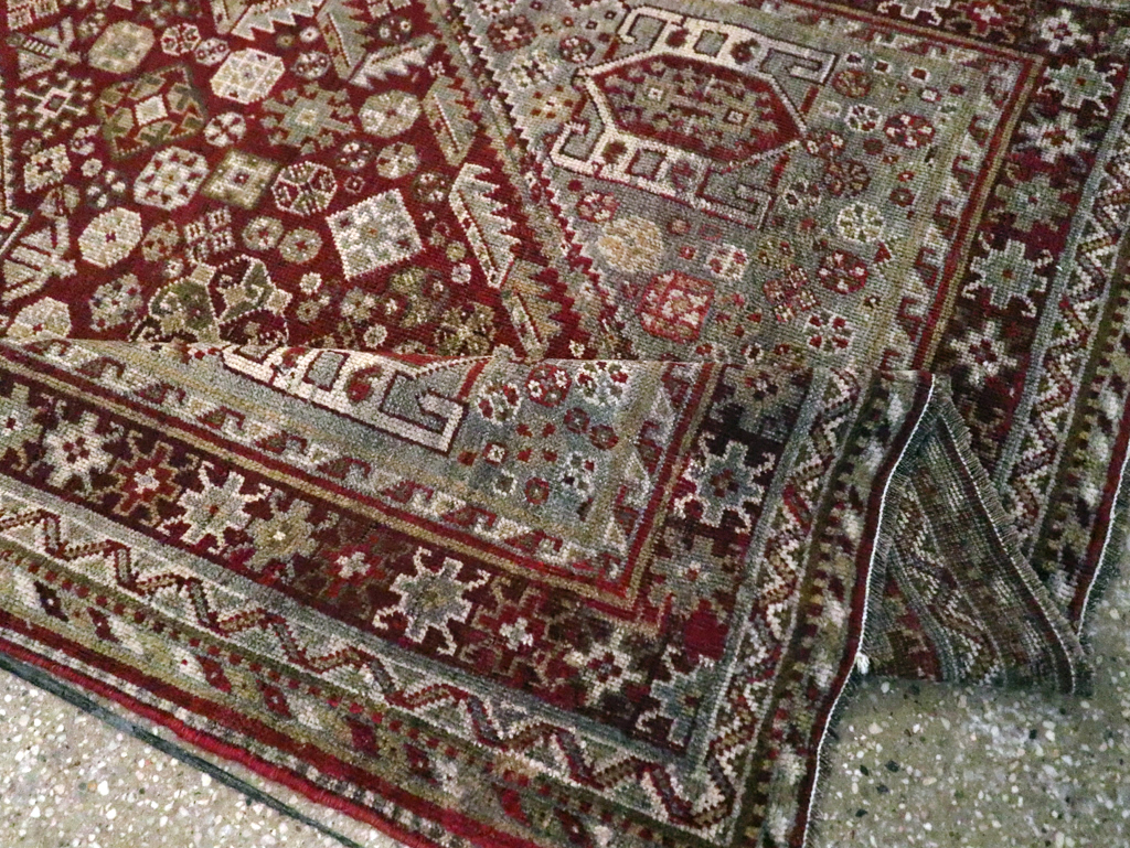 Antique Persian Qashqai Rug, No.20704 - Gsblank