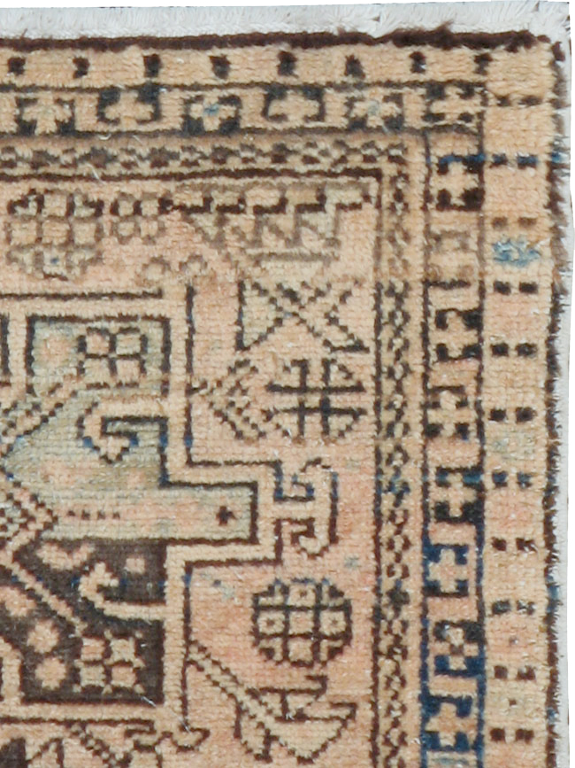 Vintage Persian Karajeh Throw Rug, No.20796 - Gsblank